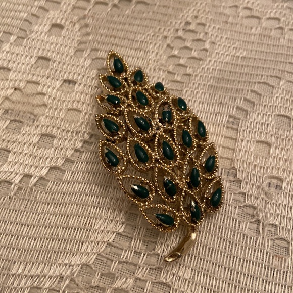 Vintage Brooches - Picture 7 of 8